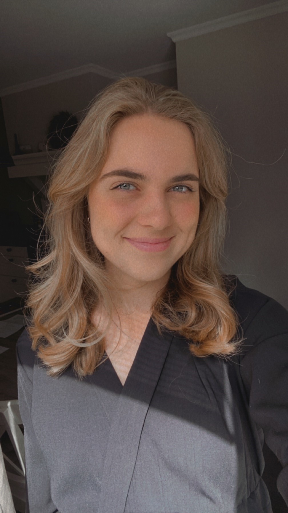 Van Burgerzaken naar de kartbaan: Amber kijkt verder dan een paspoort